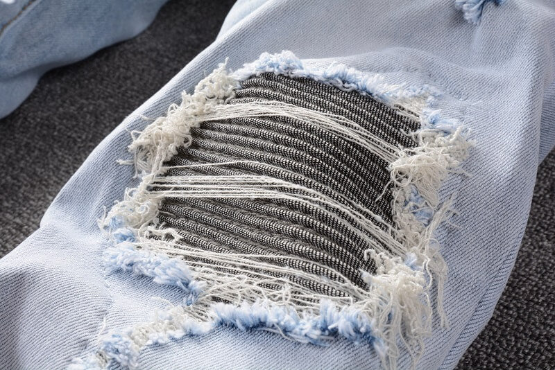 AMIRI Jeans #699 – Slim Fit Distressed Denim