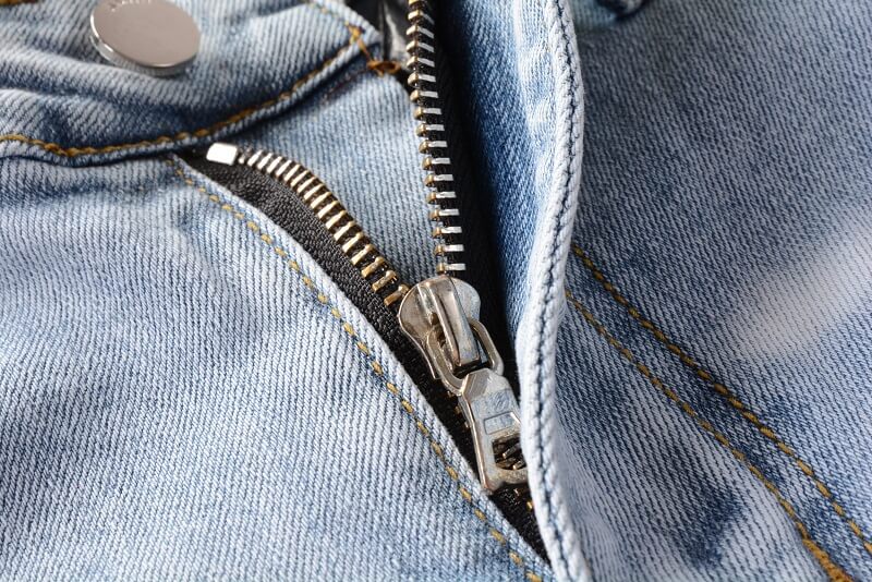 AMIRI Jeans #699 – Slim Fit Distressed Denim