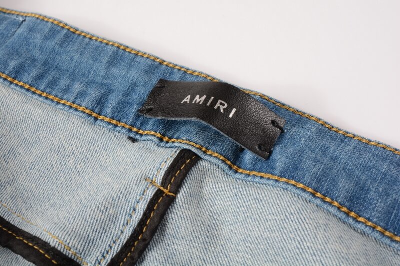 AMIRI Jeans #820 – Slim Fit Distressed Denim