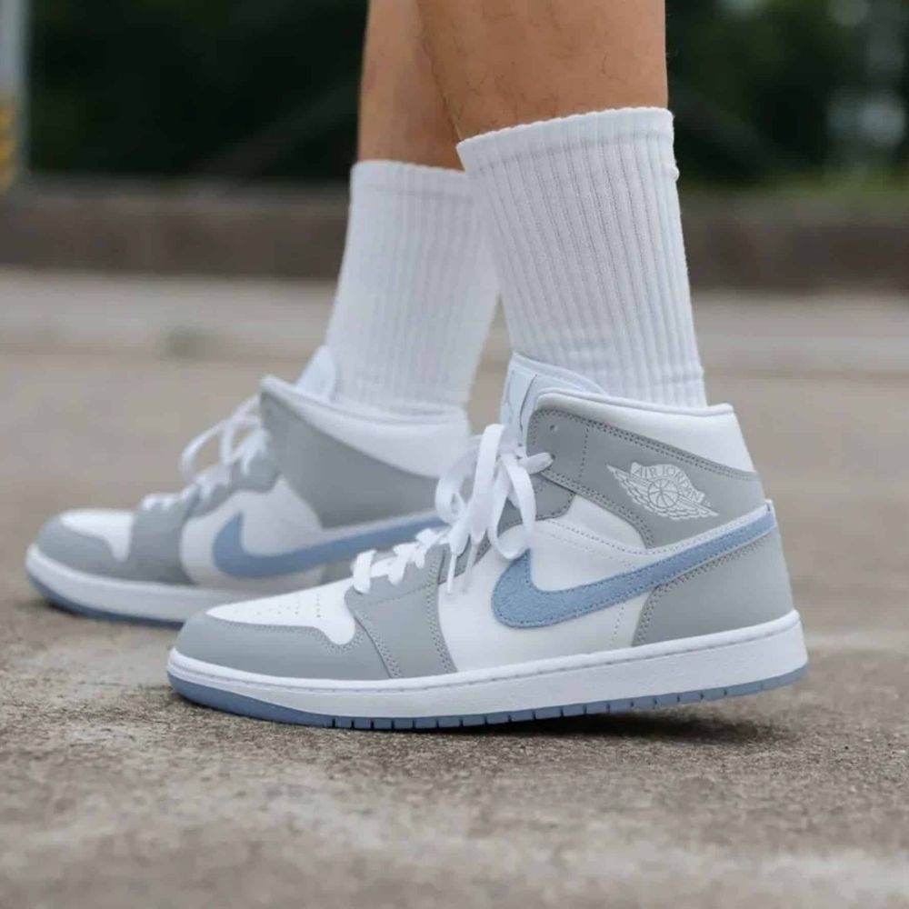 Air Jordan 1 Mid Wolf Grey Aluminum