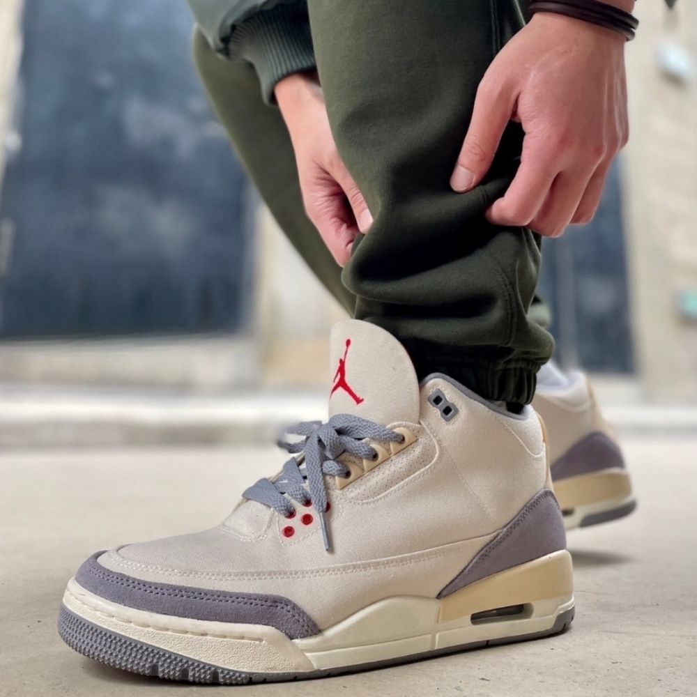 Air Jordan 3 Retro Muslin Grey Sail SE