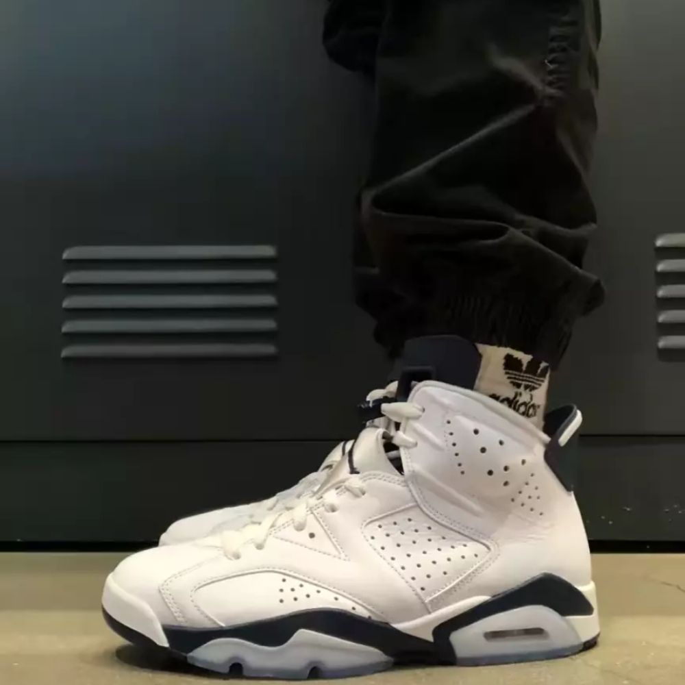 Air Jordan 6 Retro Midnight Navy