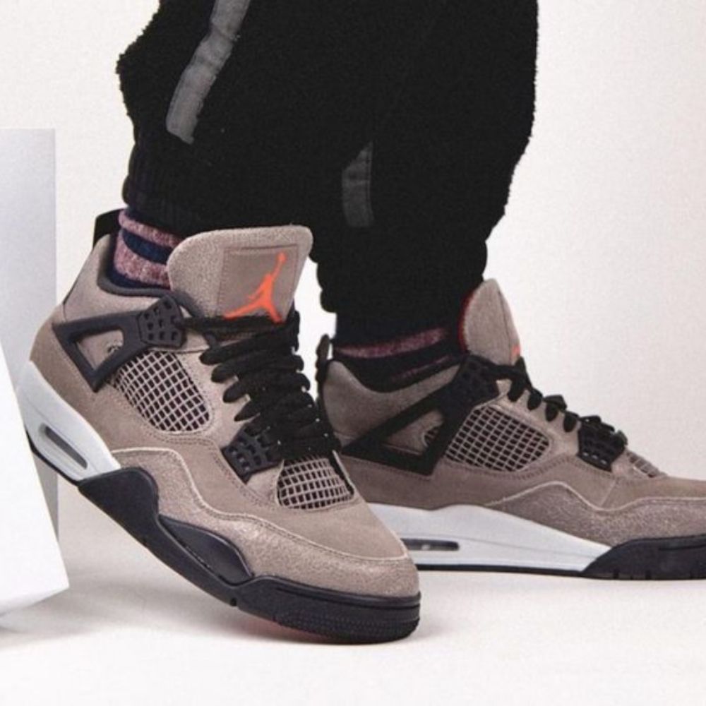 Air Jordan 4 Retro Taupe Haze Brown Black