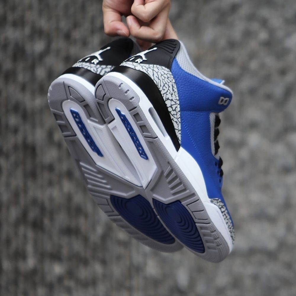 Air Jordan 3 Retro Varsity Royal Cement