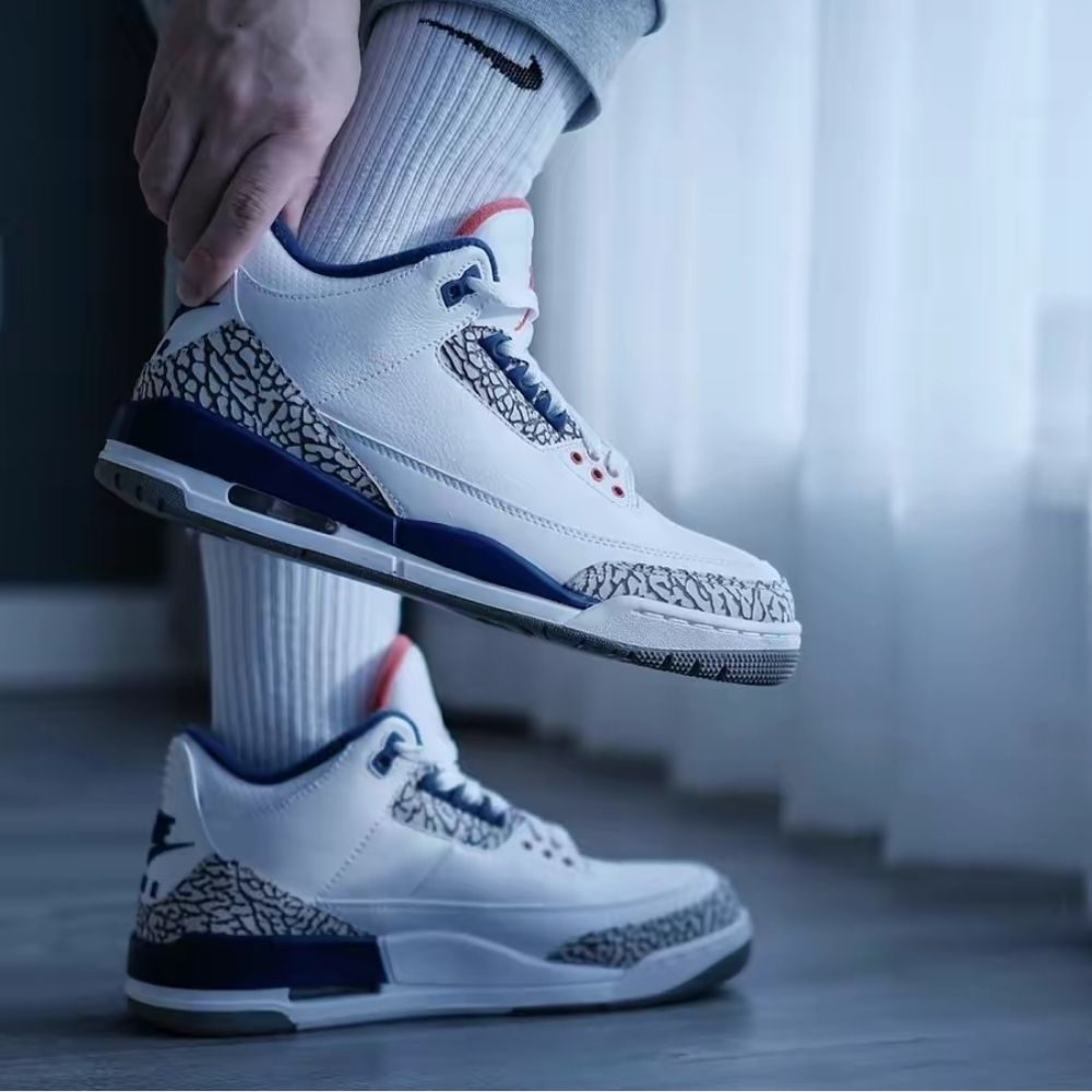 Air Jordan 3 Retro OG True Blue