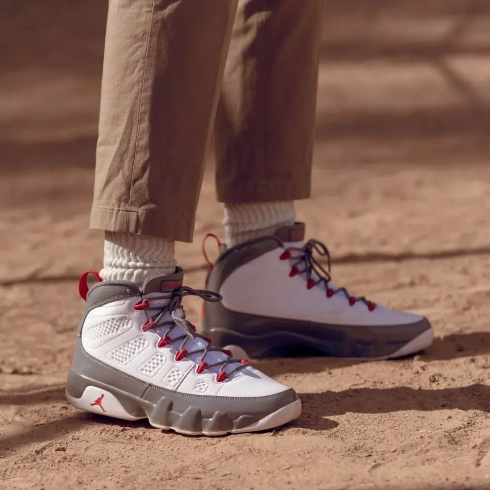 Air Jordan 9 Retro Fire Red Grey