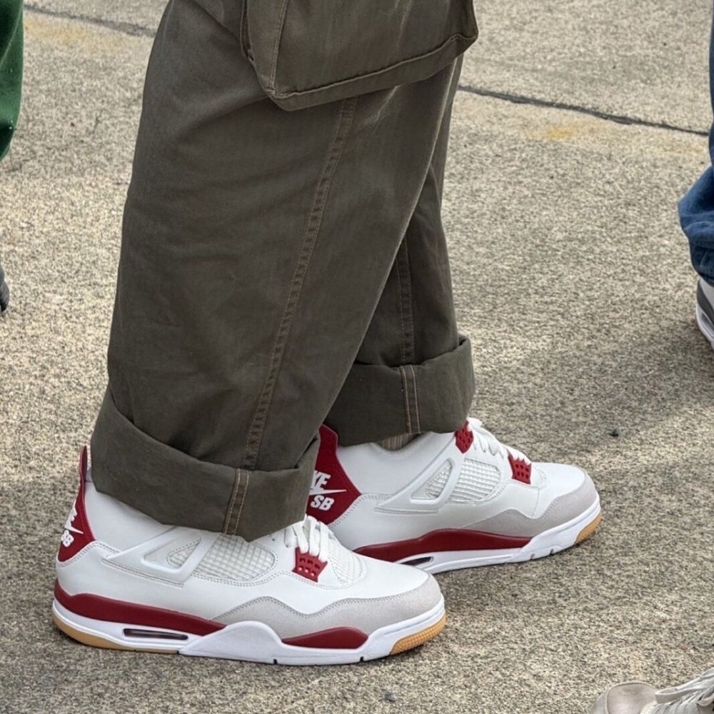 Air Jordan 4 x Nike SB Varsity Red