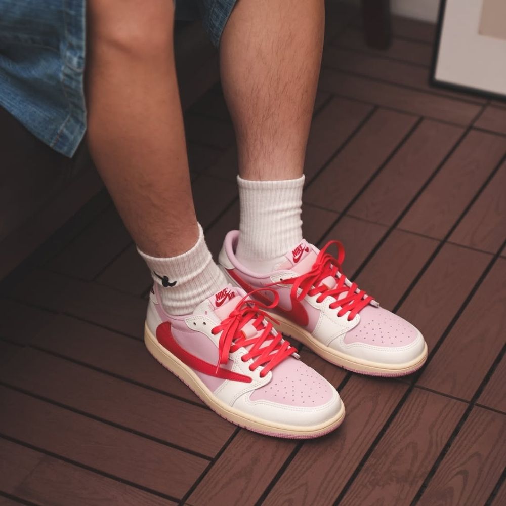 Air Jordan 1 Retro Low OG x Travis Scott Sail Tropical Pink