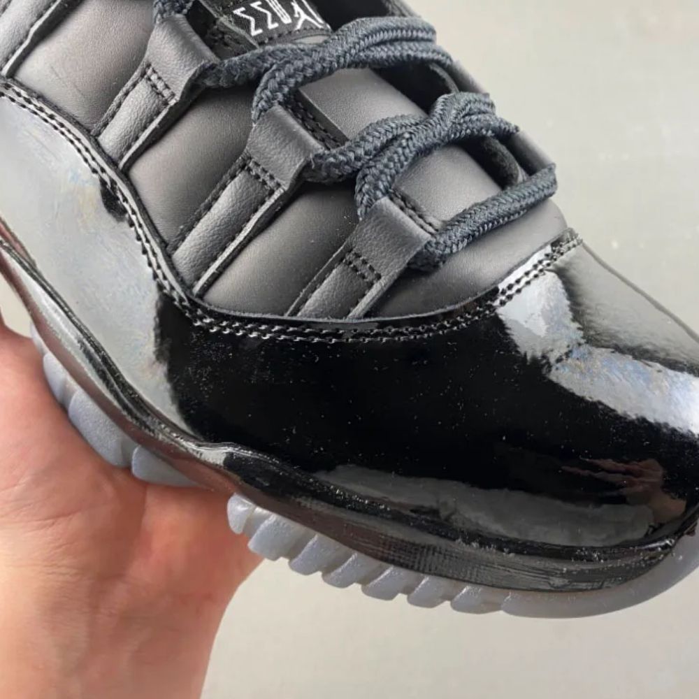 Air Jordan 11 Comme des Garçons Homme Plus Black