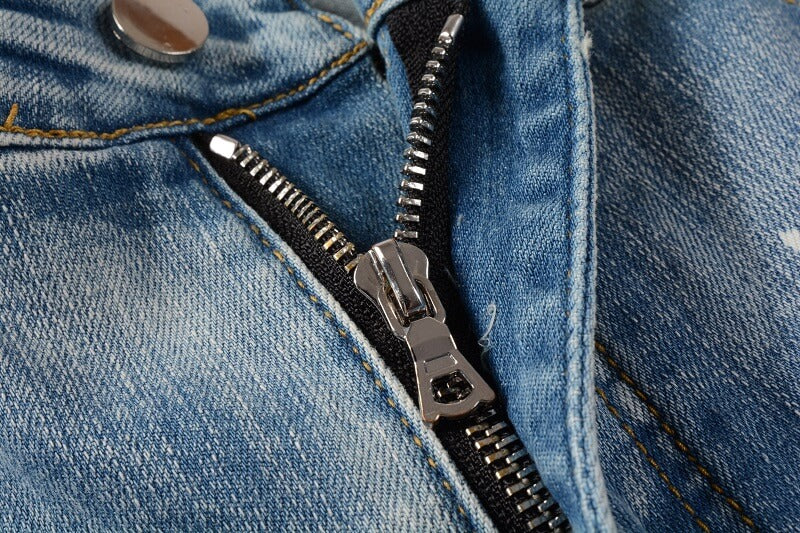 AMIRI Jeans #820 – Slim Fit Distressed Denim